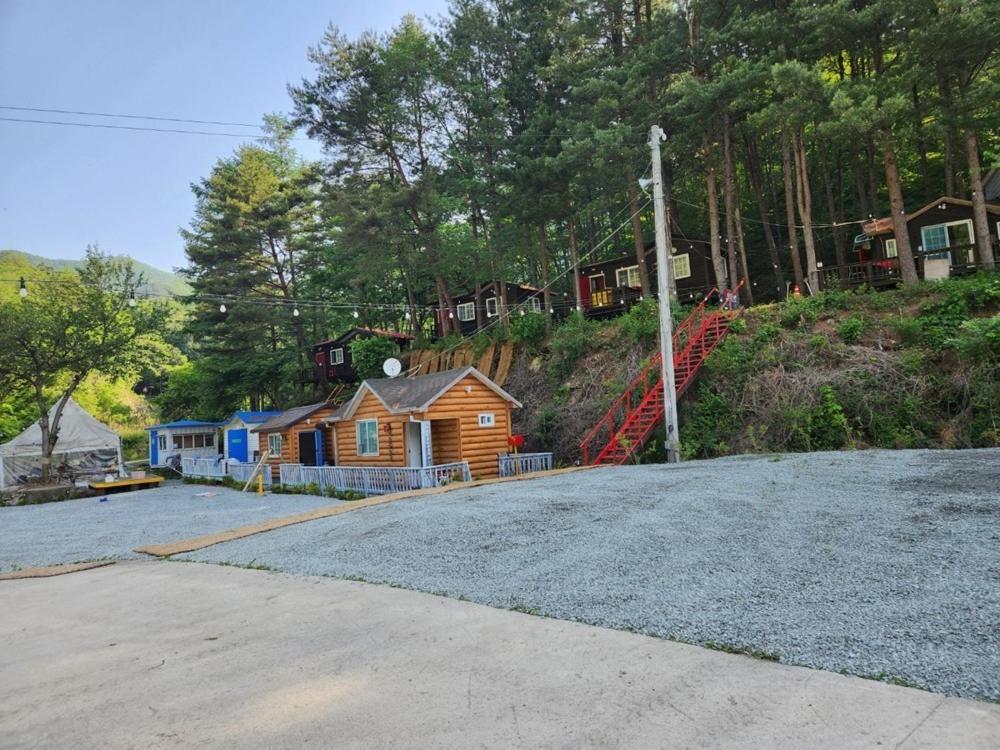 Hongcheon Gongjaksan Recreational Forest Pension ห้อง รูปภาพ