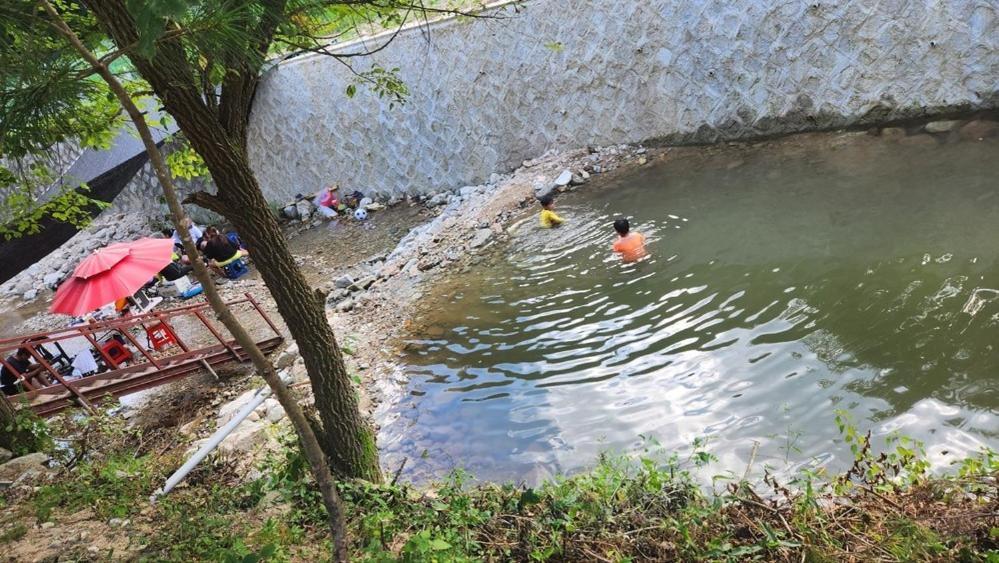 Hongcheon Gongjaksan Recreational Forest Pension ภายนอก รูปภาพ